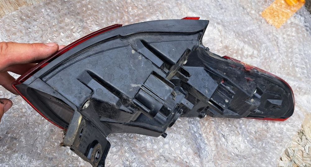 Задній правий ліхтар Nissan Rogue Sport 2018