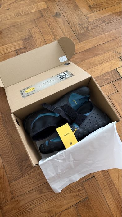 Vibram FiveFingers V-Run r. 45 NOWE z metkami