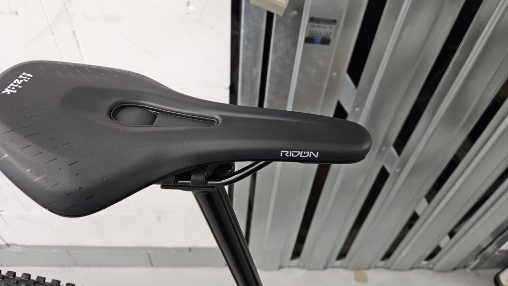 Siodło fizik terra ridon x5 145mm