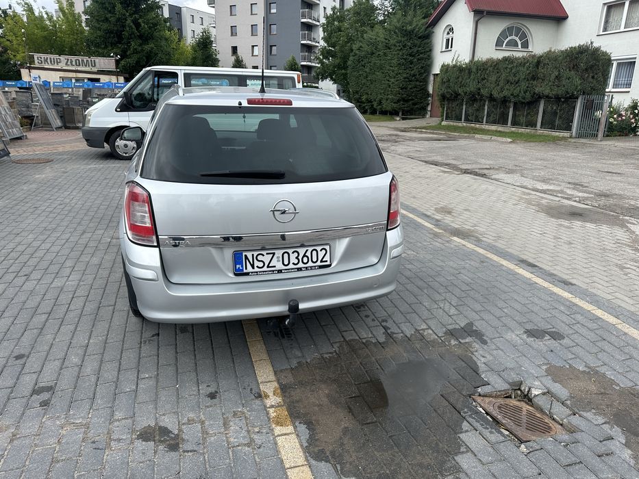 Opel Astra H 1.7CDTI  Hak