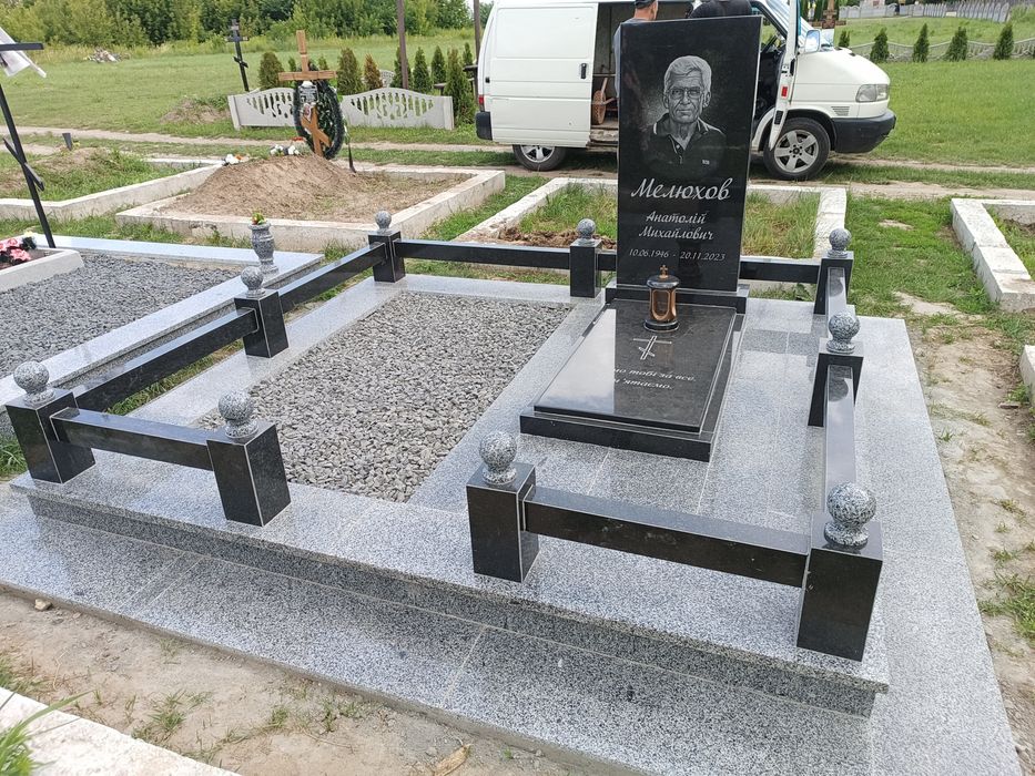 Памятники, гранитные ограды, цоколя