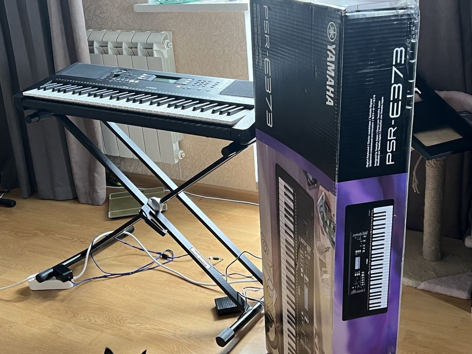 Синтезатор Yamaha PSR-E373