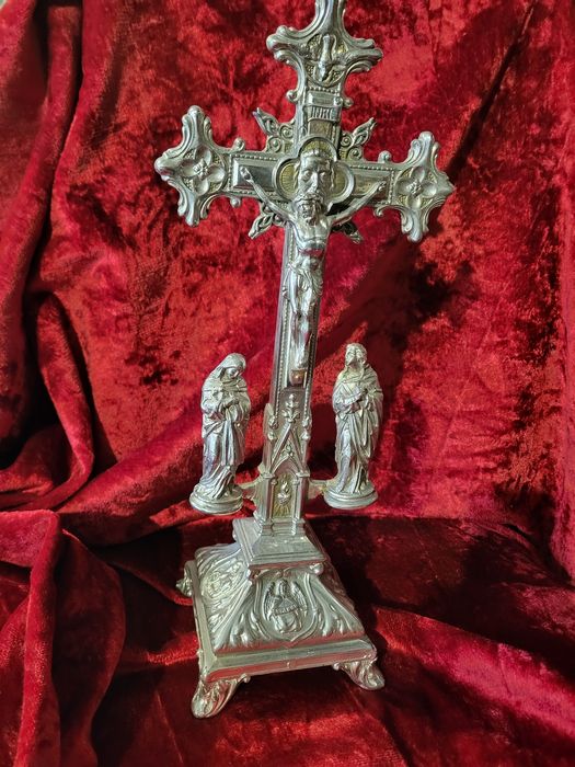 Pięknie zdobiona pasyjka krzyż Trójca Święta Ewangelisci Maryja Święty