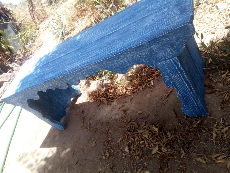 Banco rústico em patina azul e branco