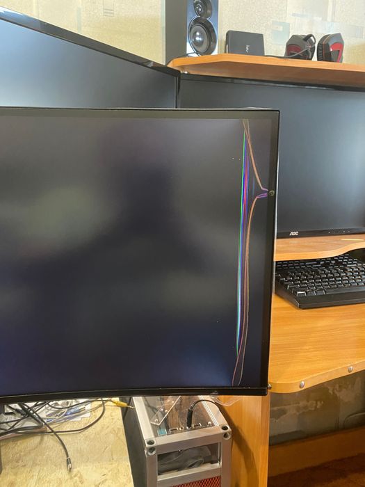 Продам монітор LG з розбитою матрицею