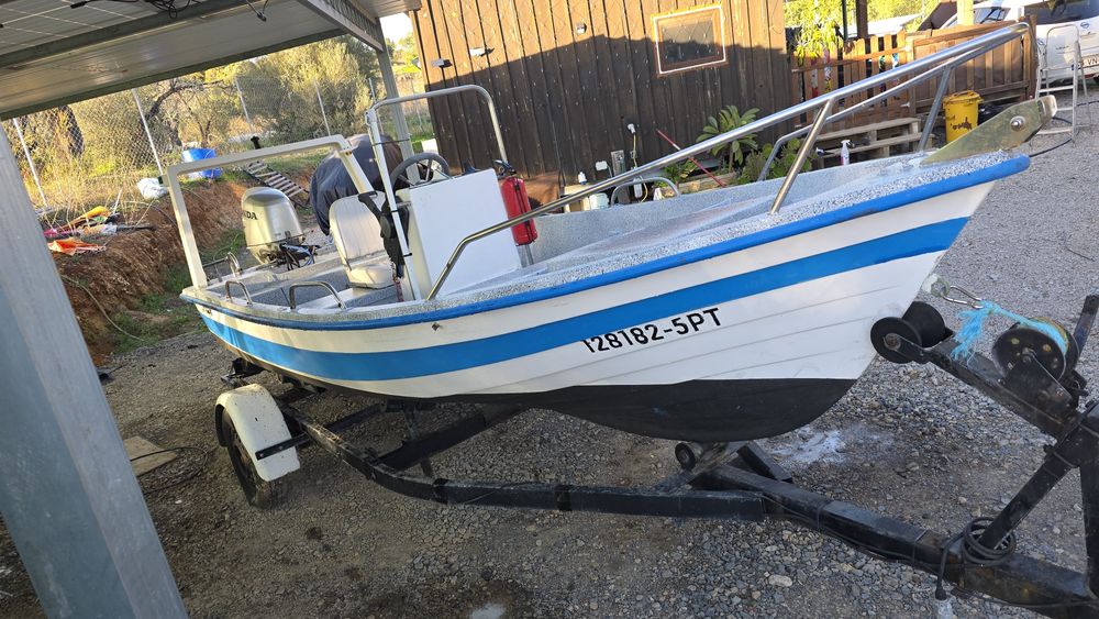 Barco 4.71 com  motor 30cv 4 tempos