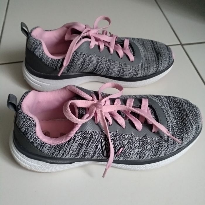 Кросівки для спорту