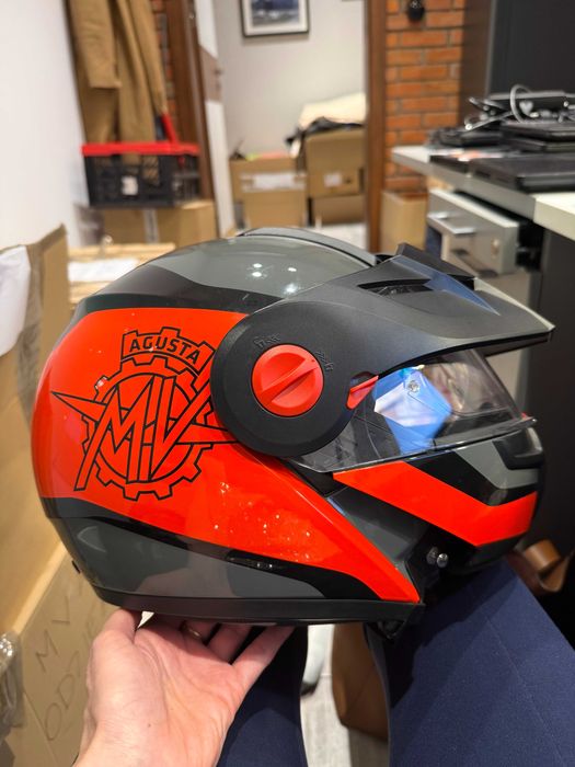 WYPRZEDAŻ nowe akcesoria i części po serwisie motocyklowym