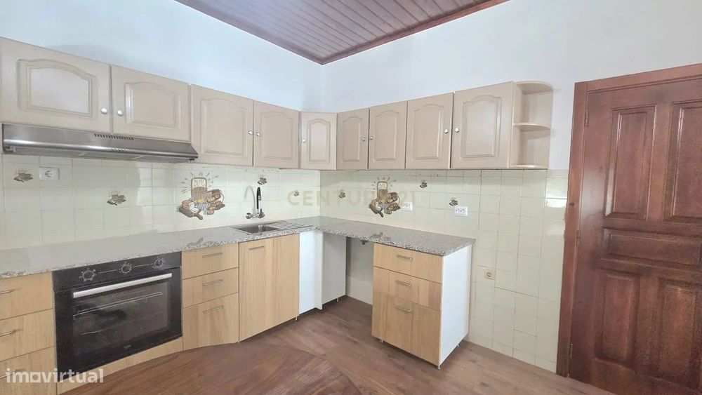Moradia Térrea T3 para Arrendamento – Lagares, Almagreira