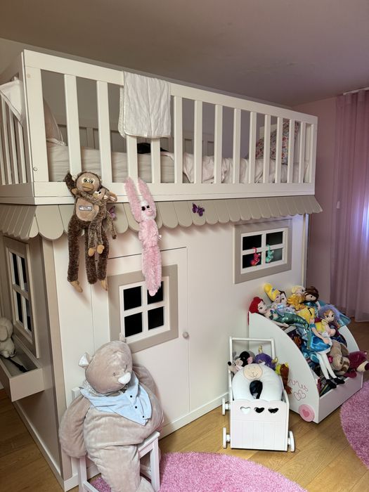 Cama Casa Com Arrumos por Baixo e Colchão em Cima