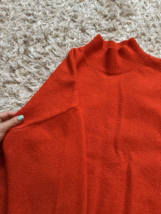 Тепла жіноча кофтинка