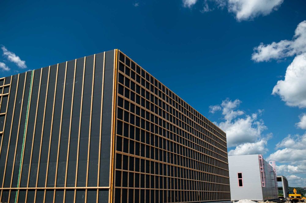 Оренда дерев'яного складу 291 м² у Львові.  Логістичний центр PERETYN