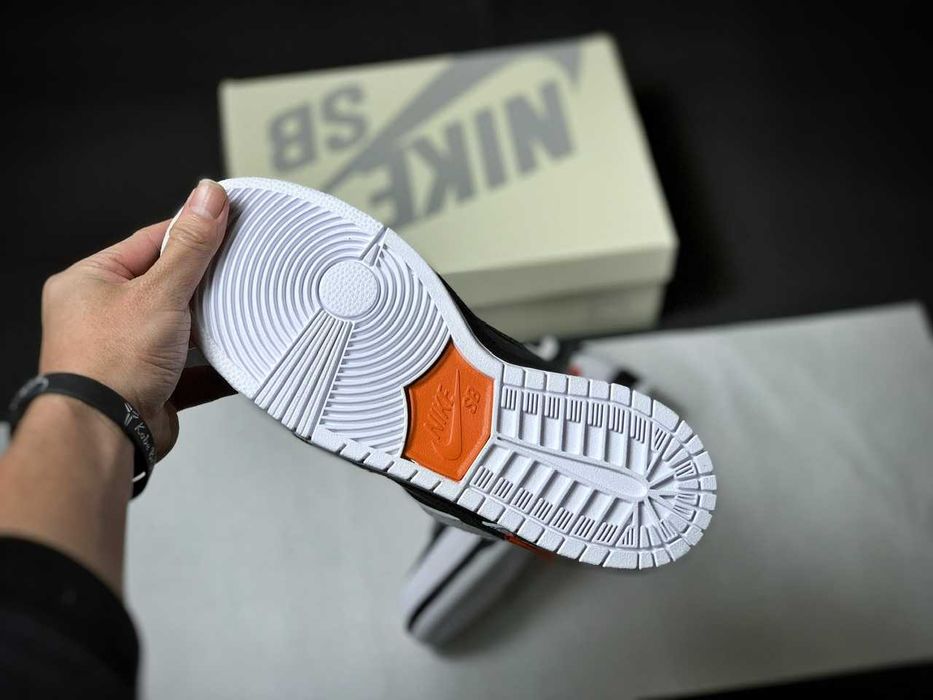 Dunk Low Tighbooth Nike Sb