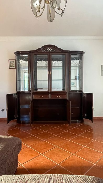 Móvel Cristaleira em Muito Bom estado