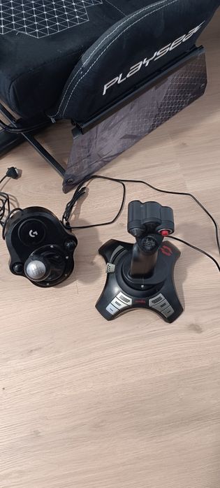 PLAYSEAT Project Cars+Volante+Pedais+Caixa de Velocidades LOGITECH