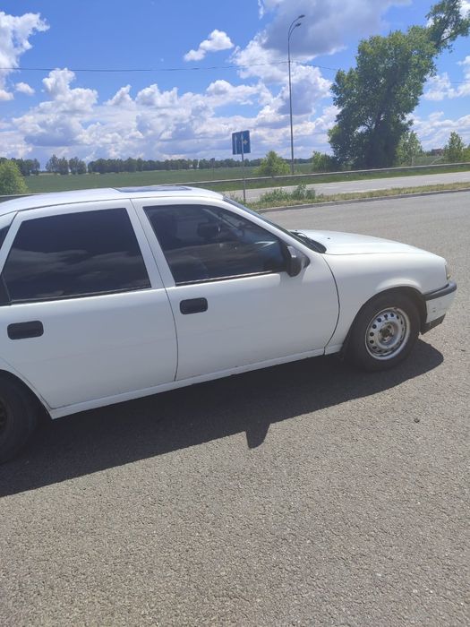 Продам Опель вектра А 1.6