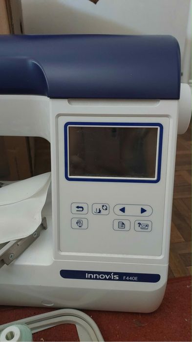 Máquina de Bordar Brother  Innov- isF440E