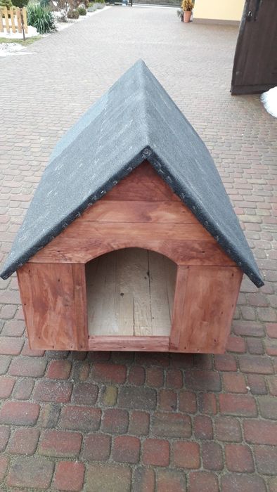 Buda dla psa bardzo duża i solidna