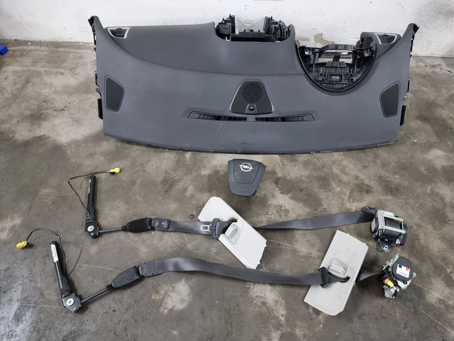 Deska konsola kokpit pasy napinacze poduszka opel astra j 4 eu