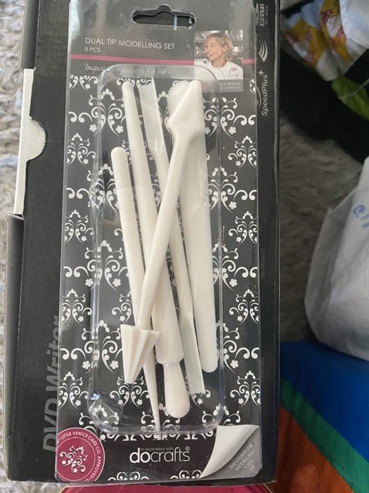 Utensilios para decoração de bolos! Nunca usados!