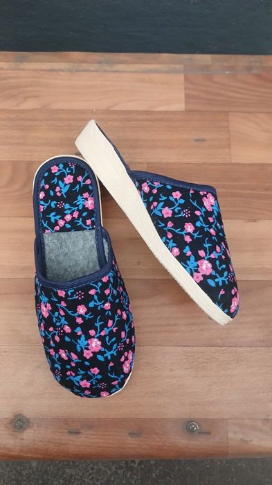 Продам комнатные тапочки. 37 размер. 220 грн.