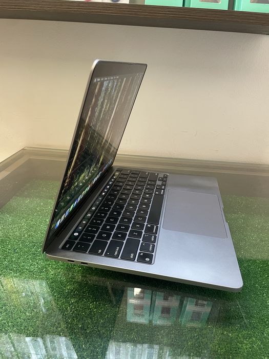MacBook Pro 13 2022 M2 8/256 GB