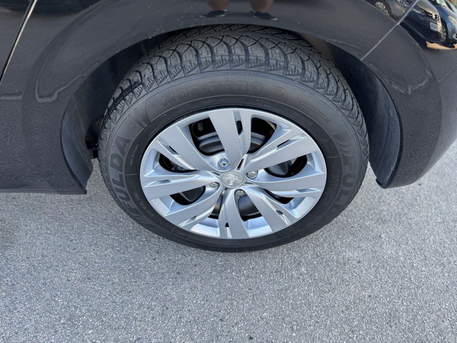 Продам Peugeot 208