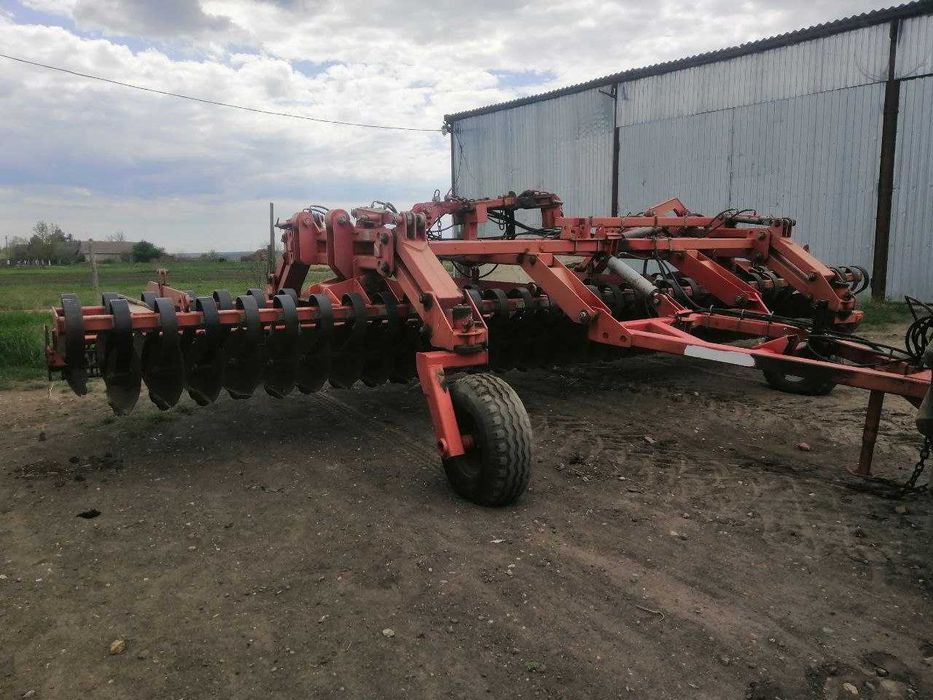 Продам сівалку John Deere 455 та інше навісне. Закриття господартства.