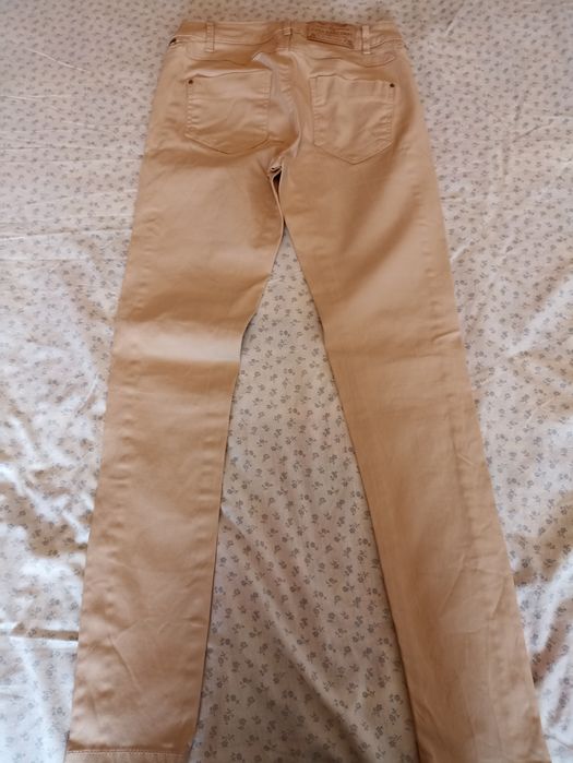 Calças skinny beges da Zara