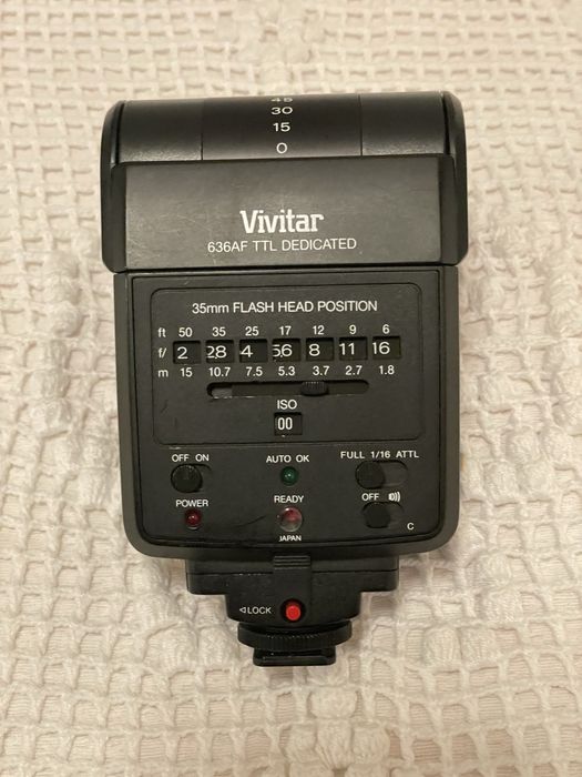 Máquina Canon T50 + Flash Vivitar 636AF