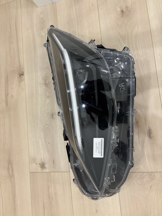 Ліва фара та ліва протитуманна фара Toyota Yaris Cross Hybrid 2023