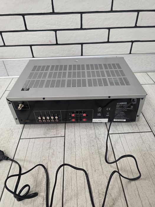 AV-ресивер Yamaha R-S202D