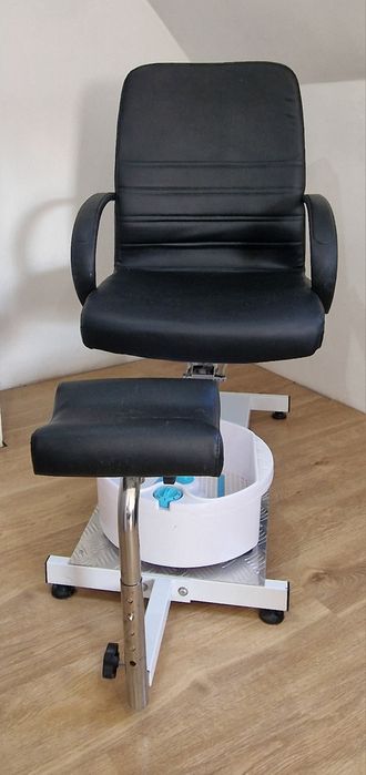 Fotel do pedicure z masażerem
