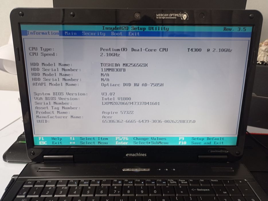 Ноутбук eMachines E525, проц 2-2,1., 3gb-ddr3, hdd- 250.