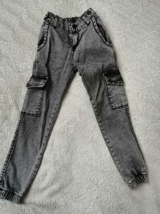 Джинси           .