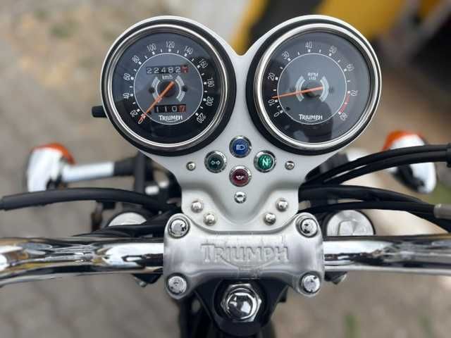 Triumph Boneville T100