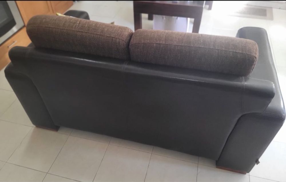 2 Sofas de dois lugares como novos