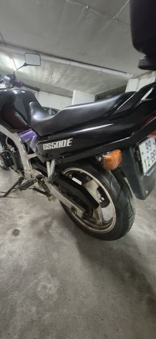 Suzuki GS500E em bom estado