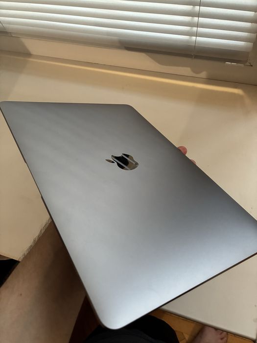 Macbook air m1 16/256gb 100% батарея