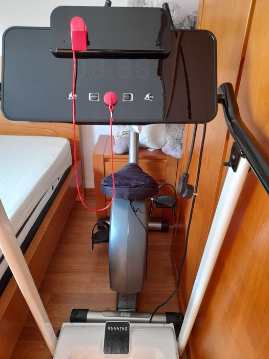 Vendo passadeira elétrica,  Nova. Ideal para Fisioterapia, desporto.