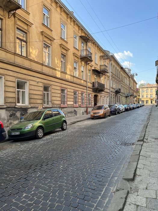 Продаж 3 кім. квартири в центрі Львова вул. Дашка