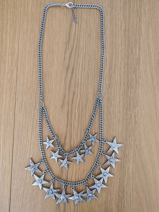 Colar prateado estrelas