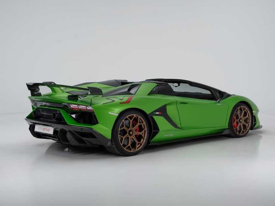 Lamborghini Aventador SVJ Roadster