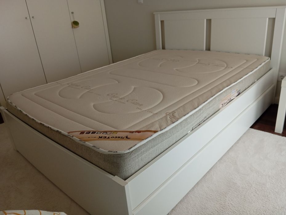 Vendo cama de casal Ikea e colchão
