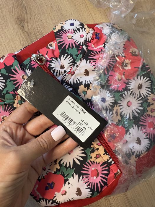 Спортивный костюм новый на девочку 152см(11-12лет) и 176см (13-14лет)