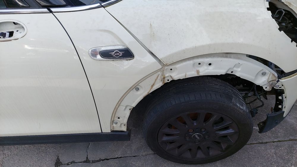 Guarda-lamas direito MINI Mini (F55)