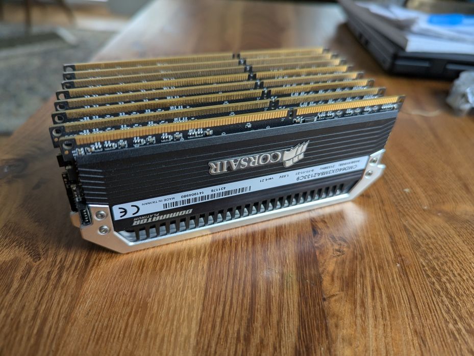 Corsair dominator platinum DDR3 8x8gb 2133 MHz
