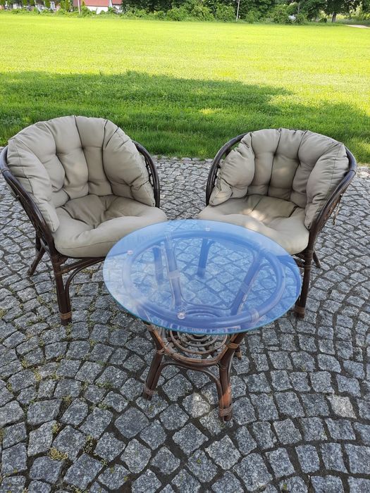 Zestaw ratanowy dwa fotele szklany stolik