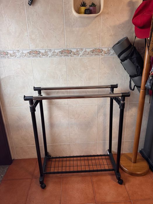 Suporte para cabides/ Arara