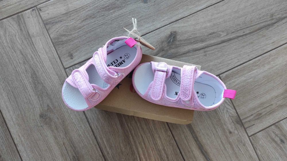 Buty domowe dla dziewczynki r.23 nowe